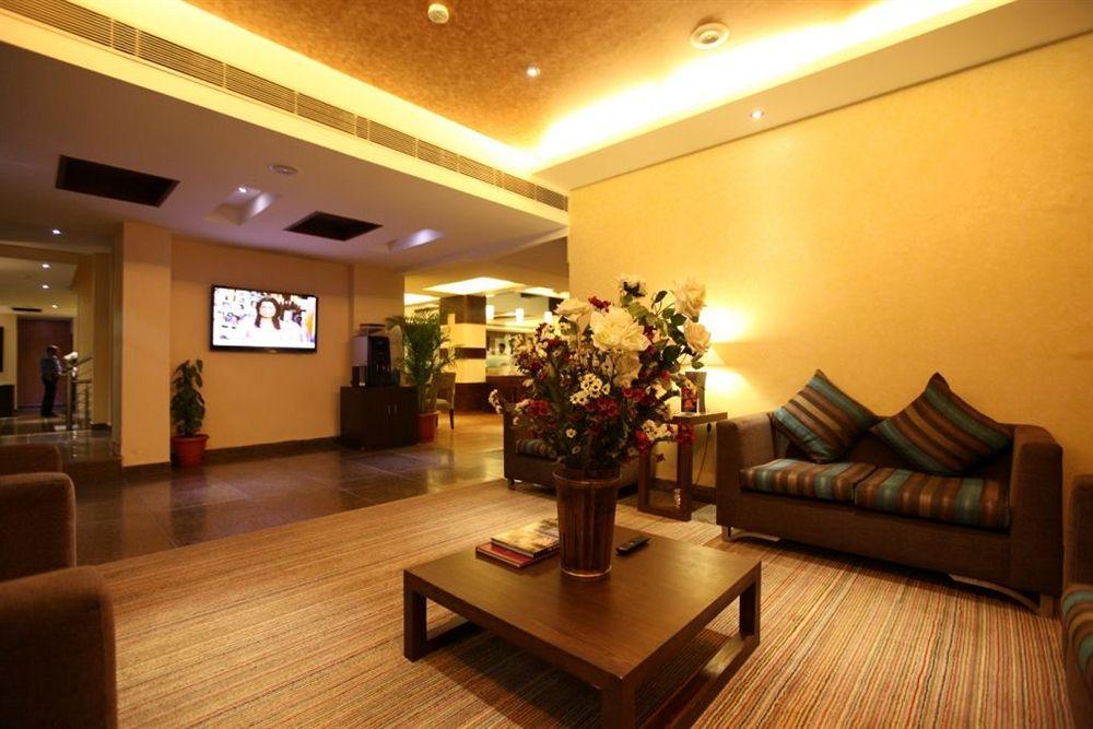 Crossroads Hotel Gurgáon Kültér fotó