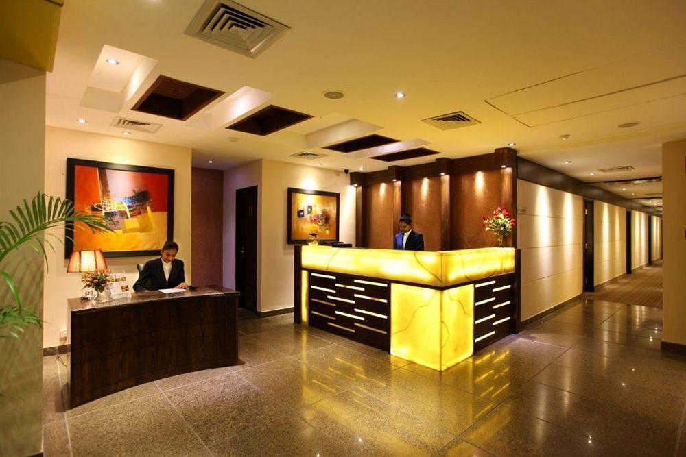 Crossroads Hotel Gurgáon Kültér fotó