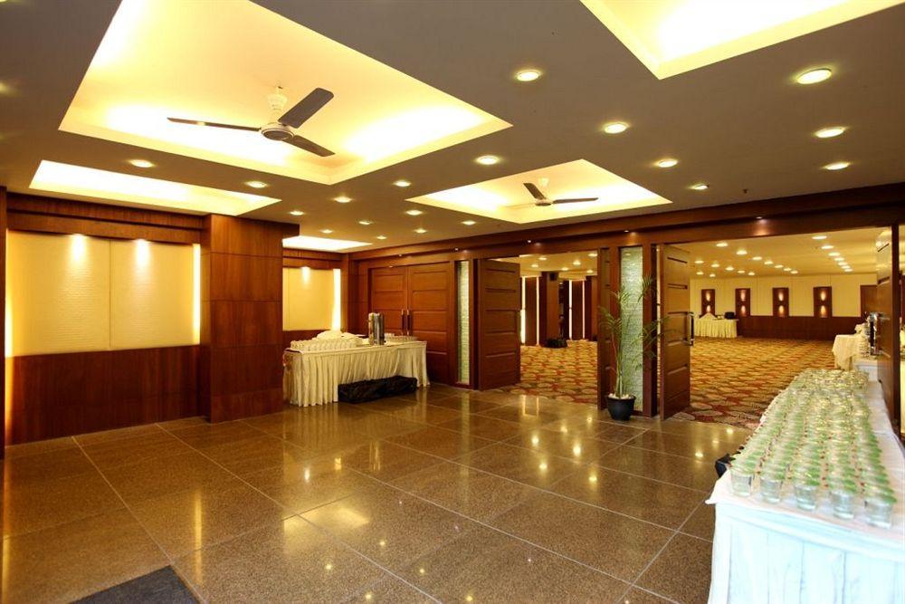 Crossroads Hotel Gurgáon Kültér fotó