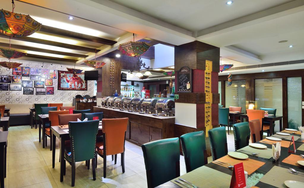 Crossroads Hotel Gurgáon Kültér fotó